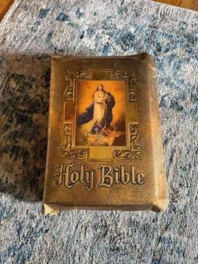 1961 Holy Bible Illustrated w Masterpieces Of Religious Art & Bible Study Help